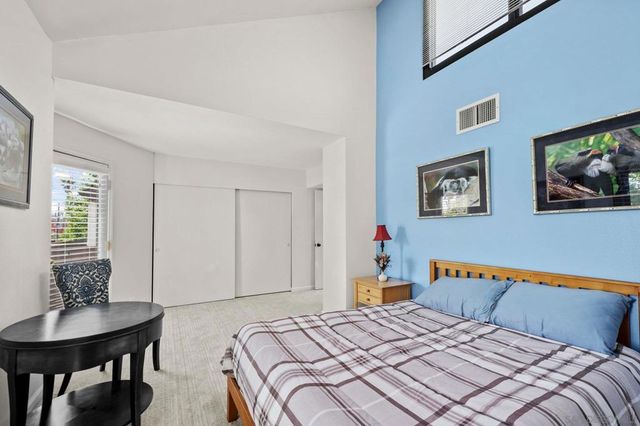 3823 Caminito Litoral 208, San Diego, CA 92107