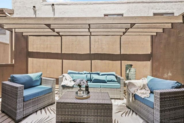 3823 Caminito Litoral 208, San Diego, CA 92107