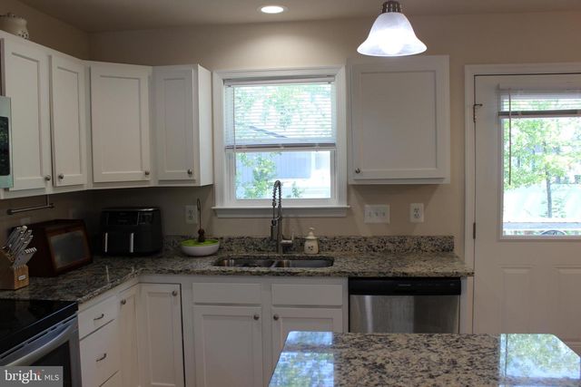 48 RUSTIC LN, Colonial Beach, VA 22443