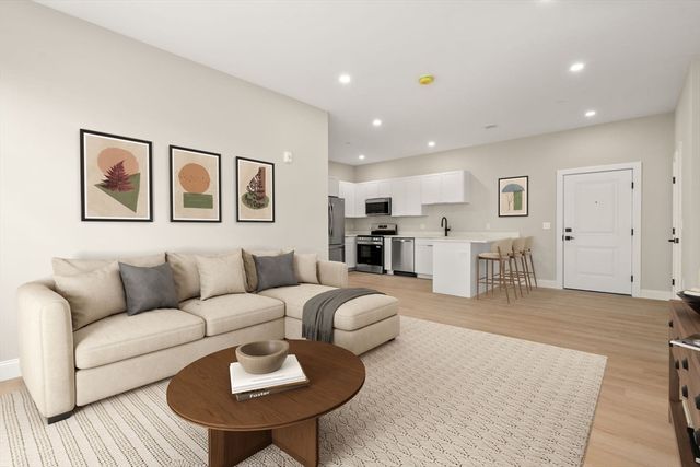 7 Cross St 303, Wilmington, MA 01887