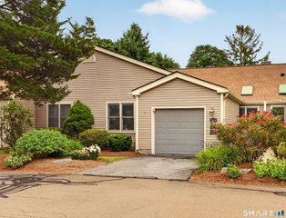 11 Coulter Street 7, Old Saybrook, CT 06475