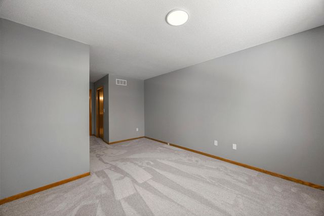 1770 Donegal Drive 6, Woodbury, MN 55125