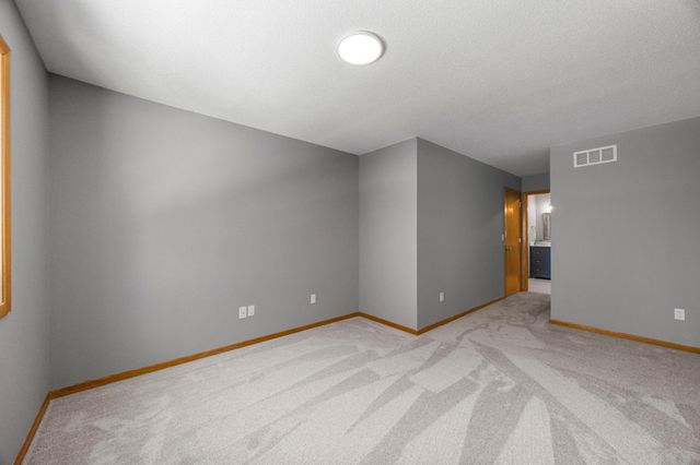 1770 Donegal Drive 6, Woodbury, MN 55125