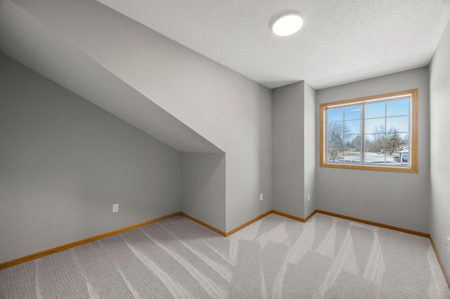 1770 Donegal Drive 6, Woodbury, MN 55125