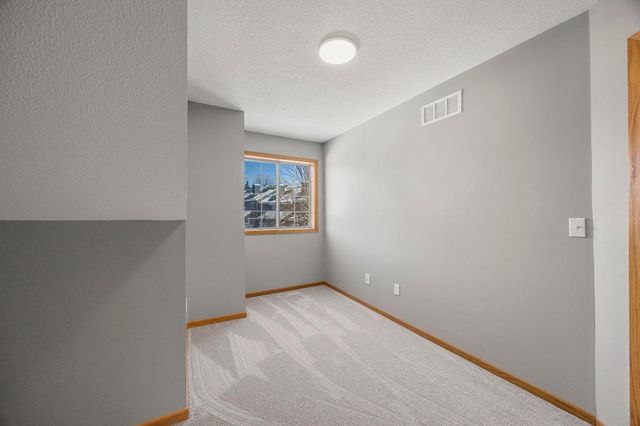 1770 Donegal Drive 6, Woodbury, MN 55125