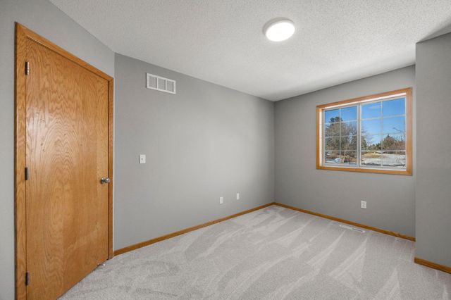 1770 Donegal Drive 6, Woodbury, MN 55125