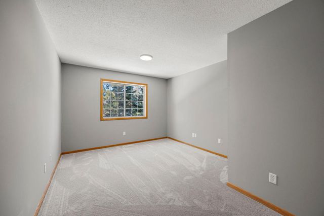 1770 Donegal Drive 6, Woodbury, MN 55125