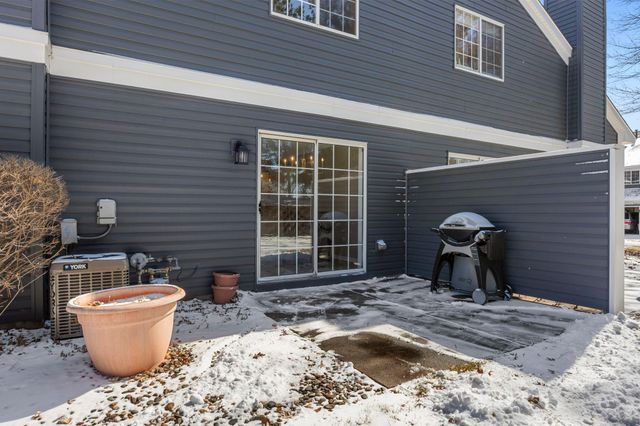 1770 Donegal Drive 6, Woodbury, MN 55125