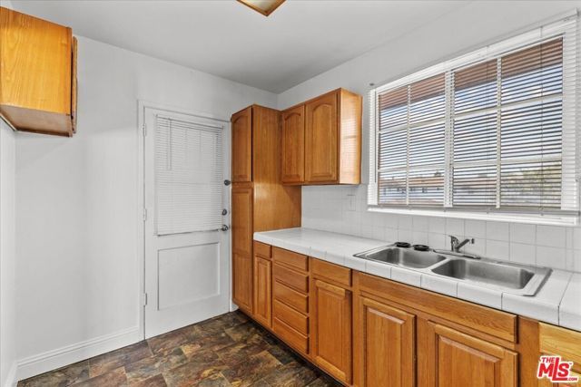 4045 Abourne Road D, Los Angeles, CA 90008