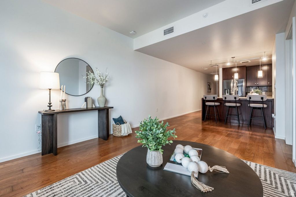 Image 2 of property listing at 35 E 100 S #508, Salt Lake City, UT 84111