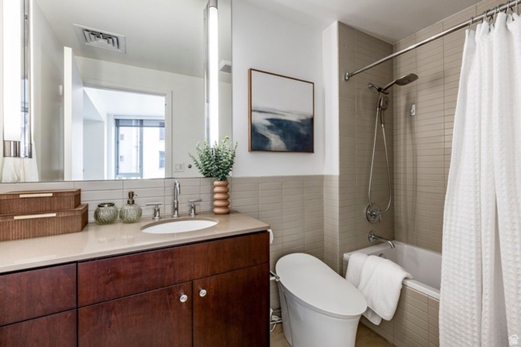 Image 13 of property listing at 35 E 100 S #508, Salt Lake City, UT 84111