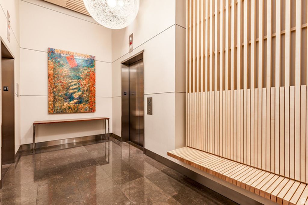 Image 16 of property listing at 35 E 100 S #508, Salt Lake City, UT 84111