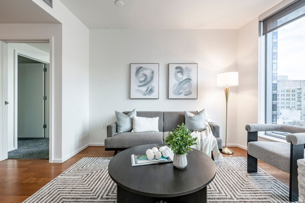 Image 3 of property listing at 35 E 100 S #508, Salt Lake City, UT 84111