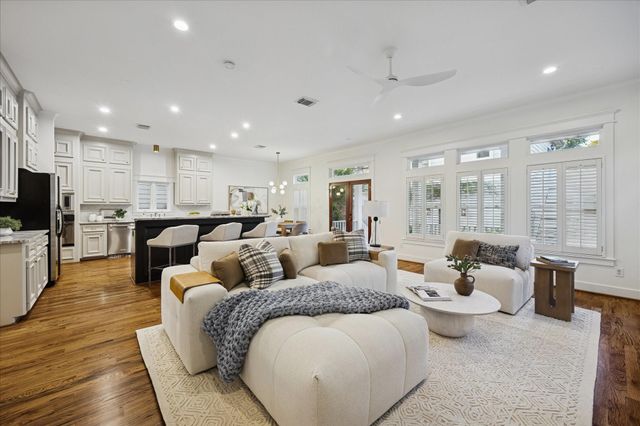 401 W 21 St Street, Houston, TX 77008