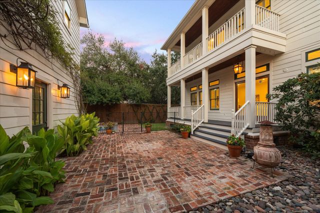 401 W 21 St Street, Houston, TX 77008