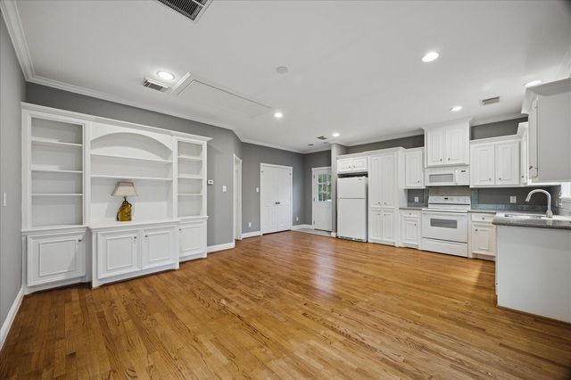 401 W 21 St Street, Houston, TX 77008