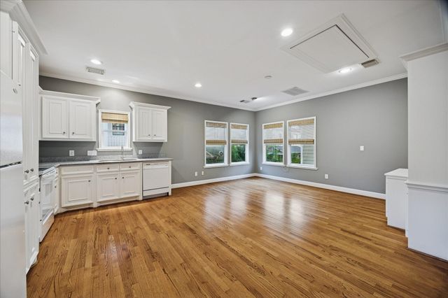 401 W 21 St Street, Houston, TX 77008