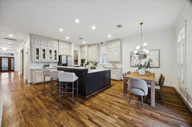 401 W 21 St Street, Houston, TX 77008