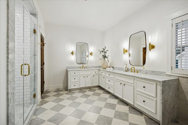 401 W 21 St Street, Houston, TX 77008