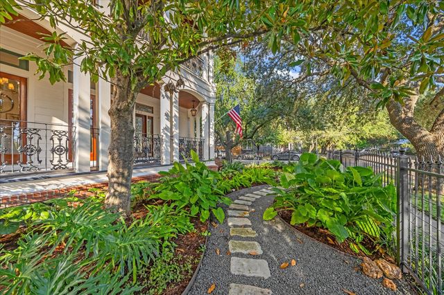 401 W 21 St Street, Houston, TX 77008