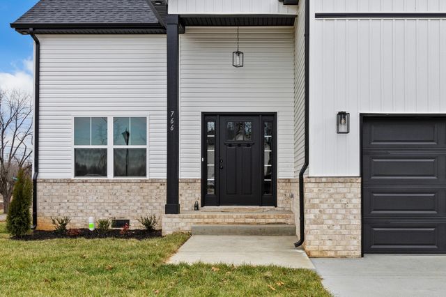 1717 Heritage Dr, Clarksville, TN 37043
