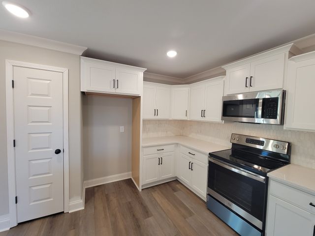1717 Heritage Dr, Clarksville, TN 37043