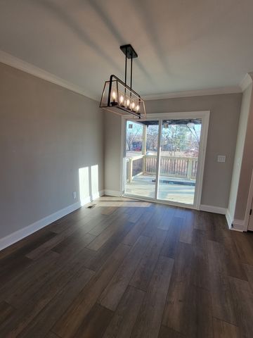 1717 Heritage Dr, Clarksville, TN 37043