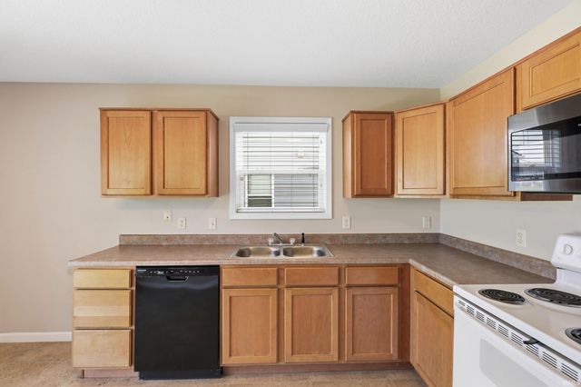 4009 Nadina Cove, Fort Wayne, IN 46815