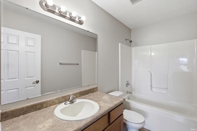 4009 Nadina Cove, Fort Wayne, IN 46815