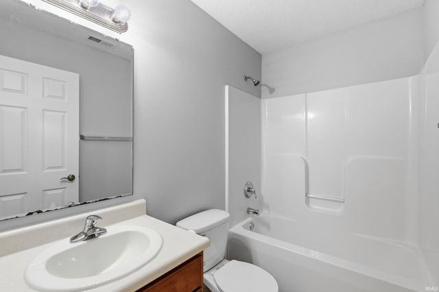 4009 Nadina Cove, Fort Wayne, IN 46815