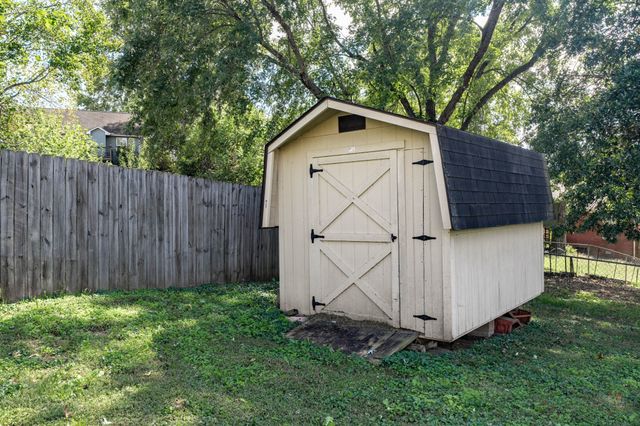 2108 Carrie Ct, Columbia, TN 38401