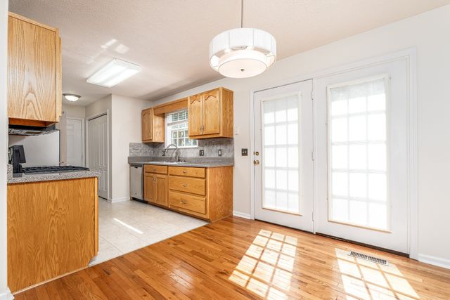 2108 Carrie Ct, Columbia, TN 38401