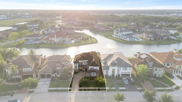 1011 Williams Lake Drive, Richmond, TX 77469