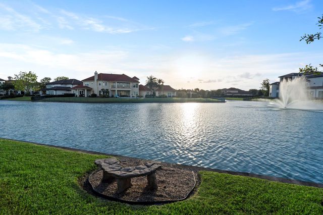 1011 Williams Lake Drive, Richmond, TX 77469