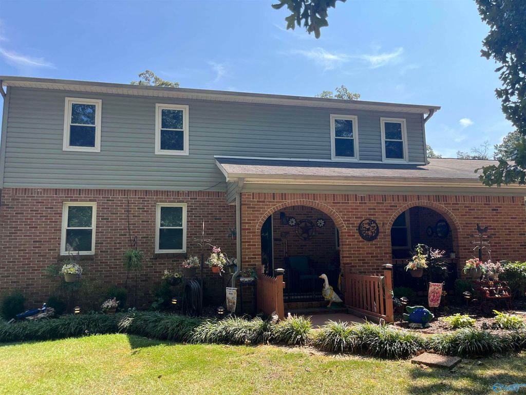 501 Shane Lane, Rainbow City, AL 35906