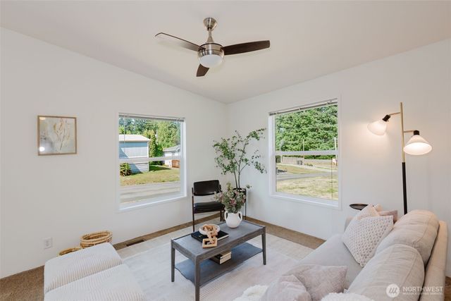 512 SW Berry Lake Road #26, Port Orchard, WA 98366