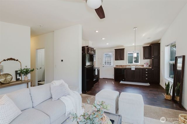 512 SW Berry Lake Road #26, Port Orchard, WA 98366