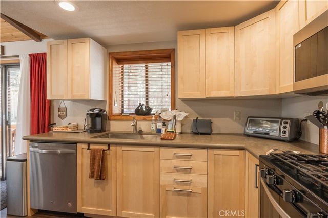 42401 Avalon Road, Big Bear Lake, CA 92315