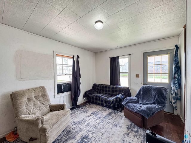 1013 N Kiwanis Ave Avenue, Sioux Falls, SD 57104