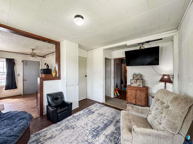 1013 N Kiwanis Ave Avenue, Sioux Falls, SD 57104