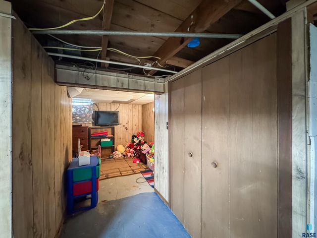 1013 N Kiwanis Ave Avenue, Sioux Falls, SD 57104