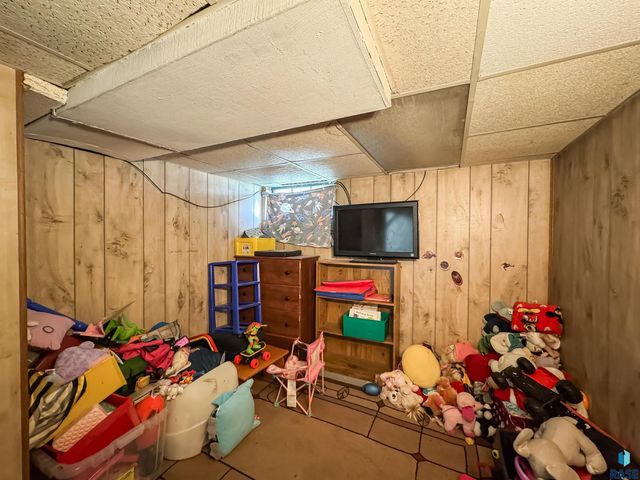 1013 N Kiwanis Ave Avenue, Sioux Falls, SD 57104