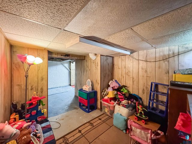 1013 N Kiwanis Ave Avenue, Sioux Falls, SD 57104