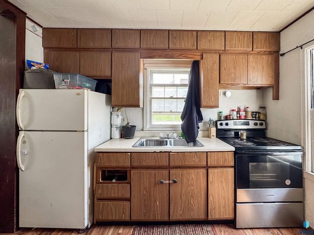 1013 N Kiwanis Ave Avenue, Sioux Falls, SD 57104