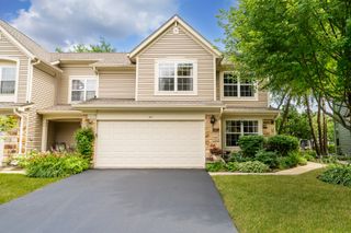 141 crescent Lane 141, Schaumburg, IL 60193