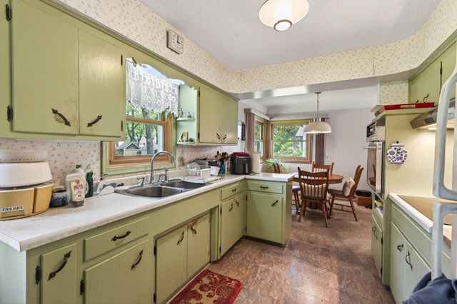 3104 Mildred Drive, Roseville, MN 55113