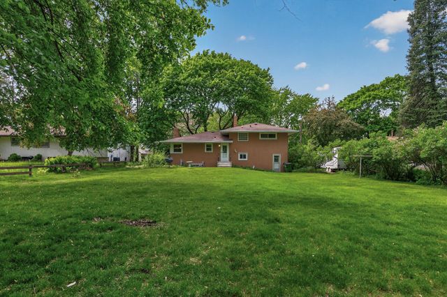 3104 Mildred Drive, Roseville, MN 55113