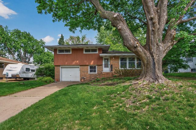 3104 Mildred Drive, Roseville, MN 55113