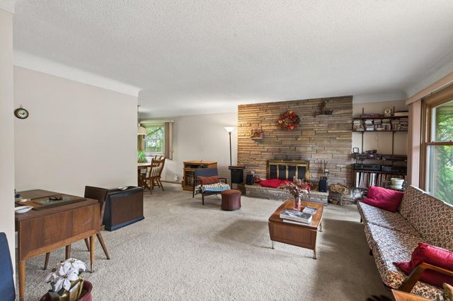 3104 Mildred Drive, Roseville, MN 55113