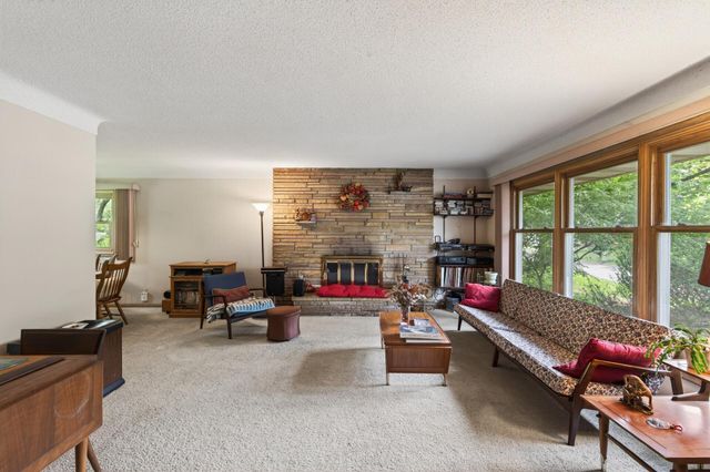 3104 Mildred Drive, Roseville, MN 55113
